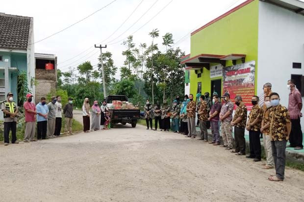 Galang Donasi, Warga...