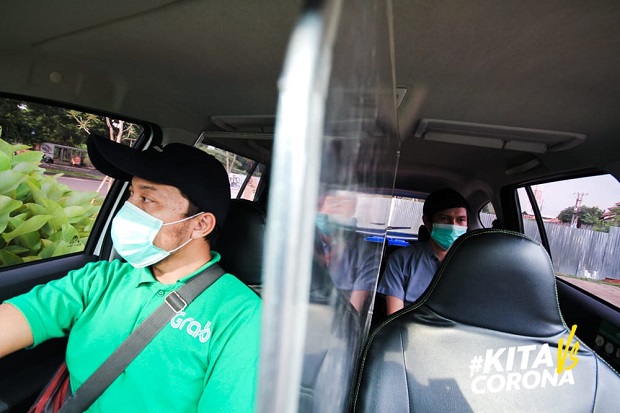 Layanan GrabCar Protect...