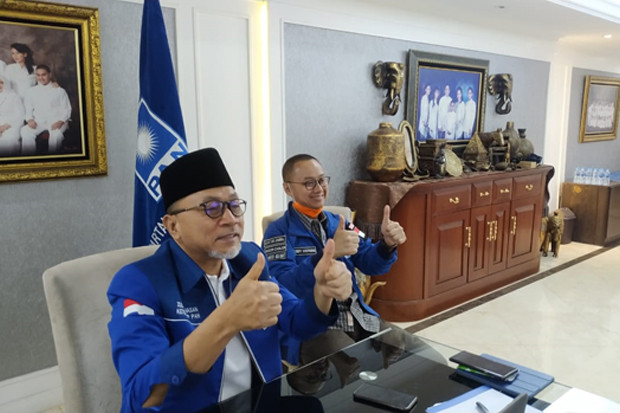 Beri Paket Sembako,...