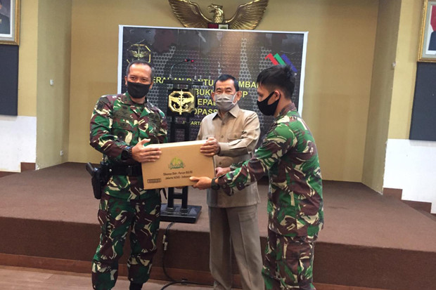 SILO Serahkan Bantuan...