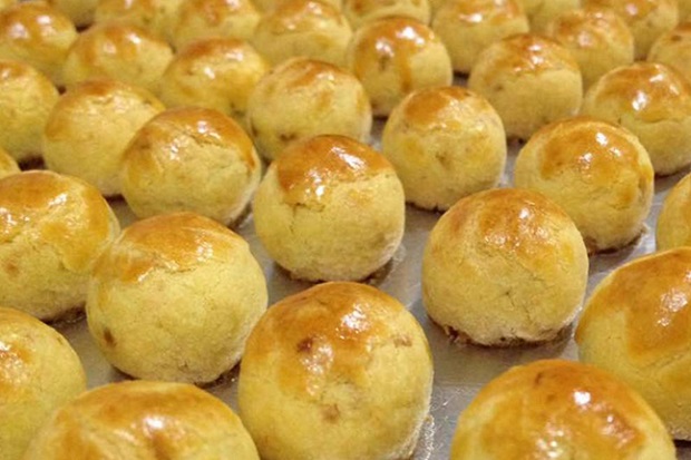 Konsumsi Kue Lebaran...