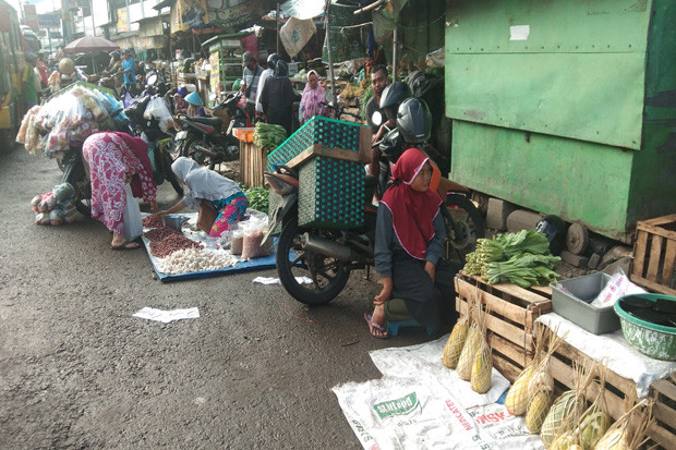 Abaikan COVID-19, Ribuan...