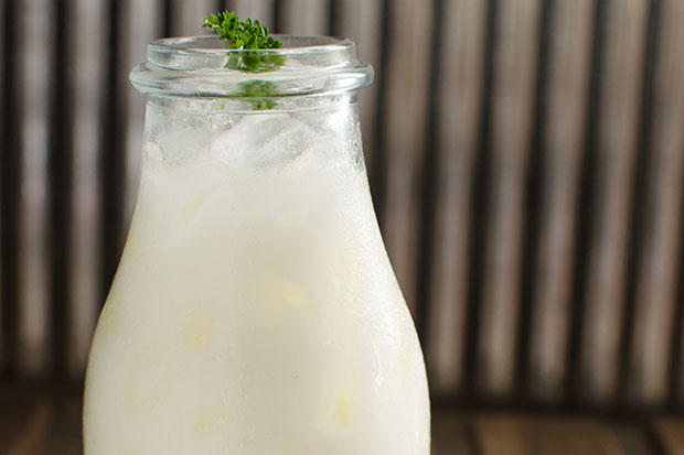 Minum Susu Dingin Saat...