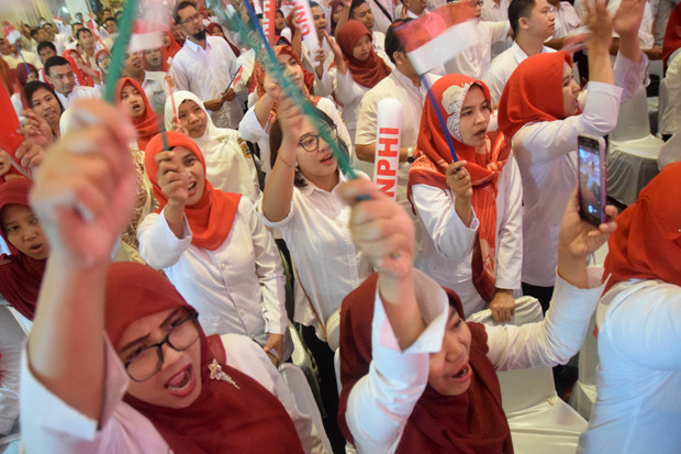 Tagar Indonesia Terserah...