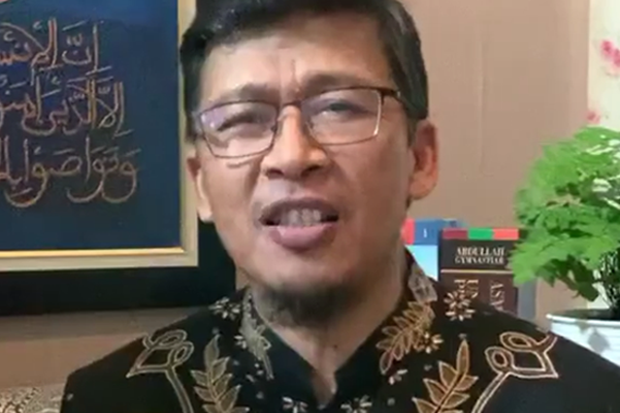 Kerumunan di Mana-mana,...