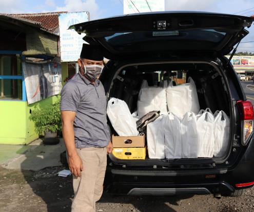 Bakti Sosial Ketua DPRD...