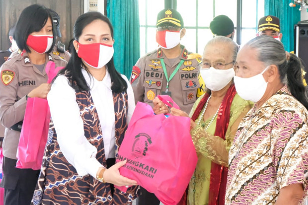 Santuni Panti Asuhan,...