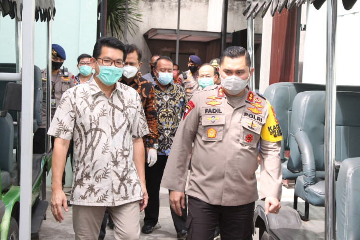 Kapolda Jatim Sidak...