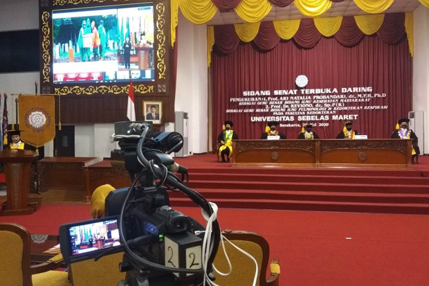 Dua Guru Besar Fakultas...