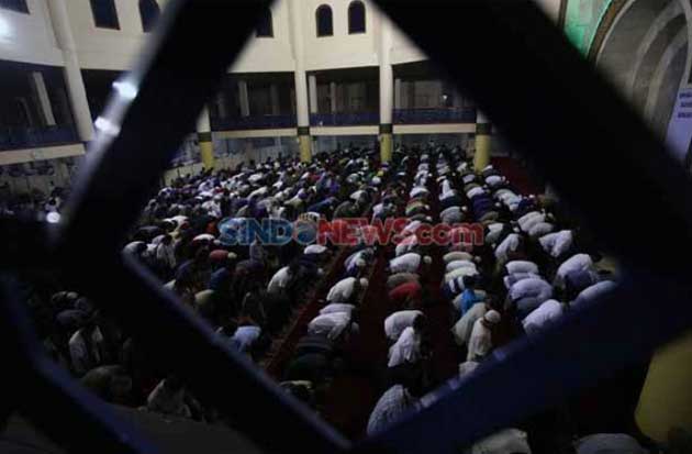 Umat Islam di Lutra...