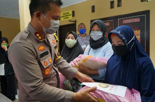 Bantuan Beras dari Polri...