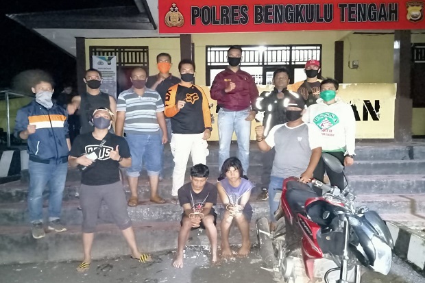 Tak Bayar Jasa Kencan,...
