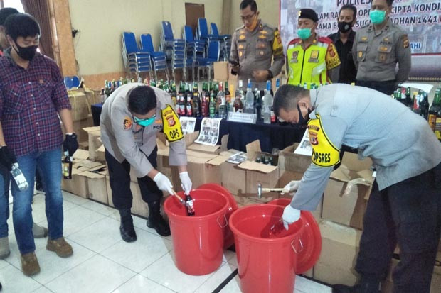 Polres Cimahi Sita Ribuan...