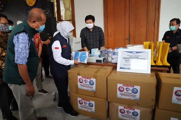 Dukung Tenaga Medis,...