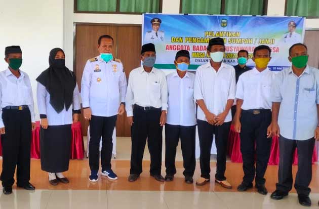 Lantik BPD, Bupati Luwu...
