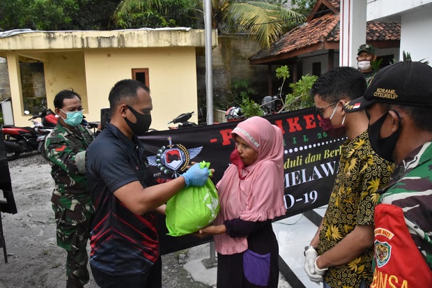Berbagi Kebahagiaan...