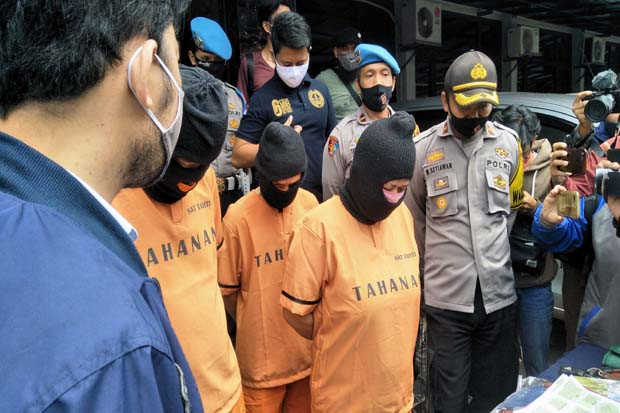 Digendam, Pasangan Lansia...