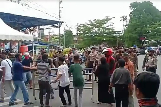 Viral! Ricuh Penolakan...