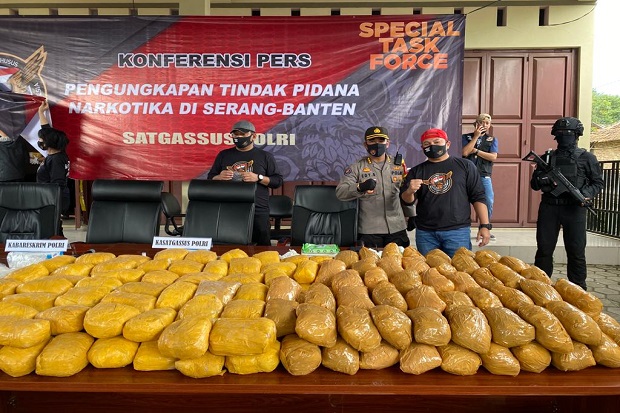 Pengungkapan 821 Kg...