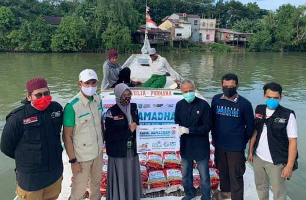Kapal Ramadhan Salurkan...
