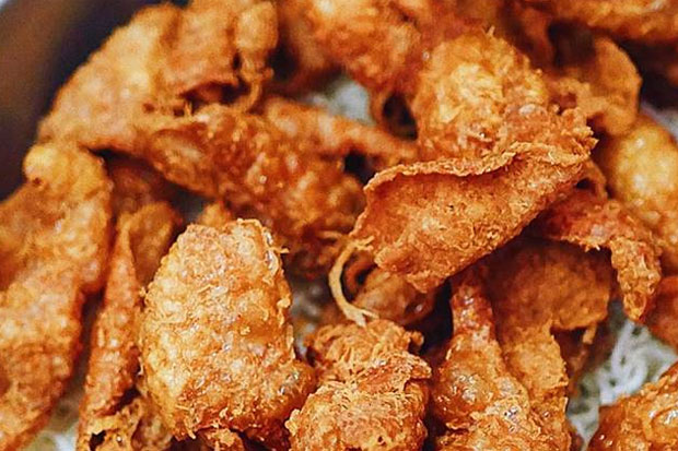 Penyuka Kulit Ayam Mana...