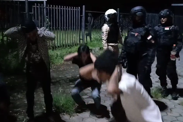 Belasan Pemuda-Pemudi...