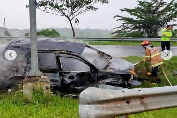 Toyota Rush Terbakar...