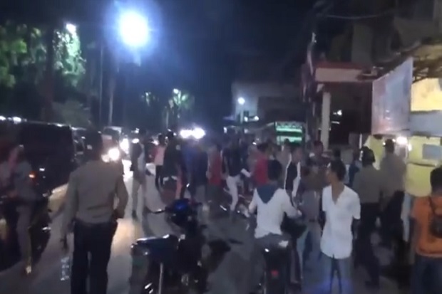 Cemburu Pasangannya...