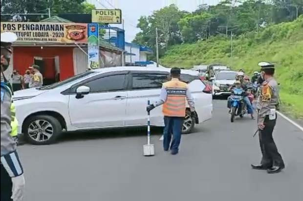 Ratusan Kendaraan Disuruh...