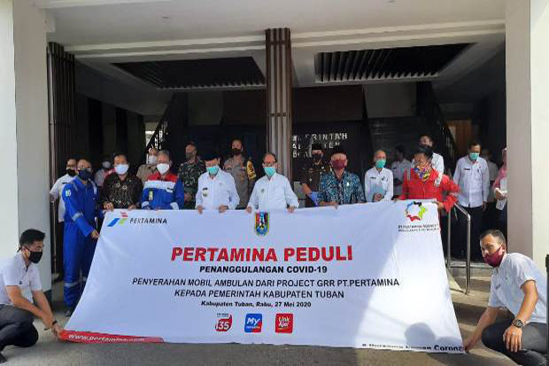 Pertamina Serahkan Bantuan...