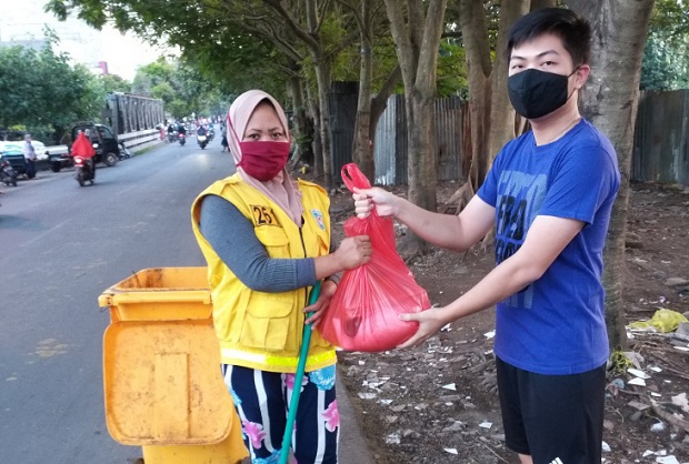 Peduli Dampak Corona,...