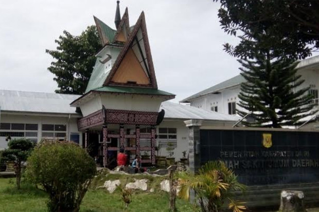 Satu Pengunjung Pasar...