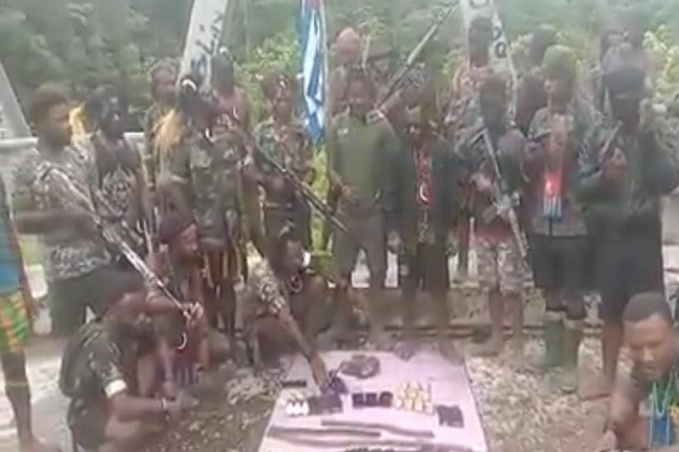 TPNPB OPM Pamer Senjata...