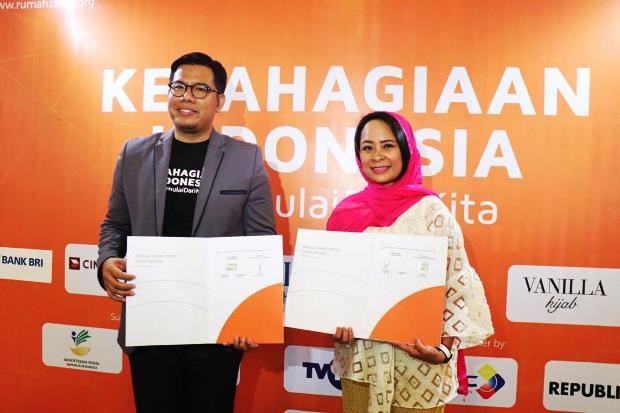 Rayakan Idul Fitri,...