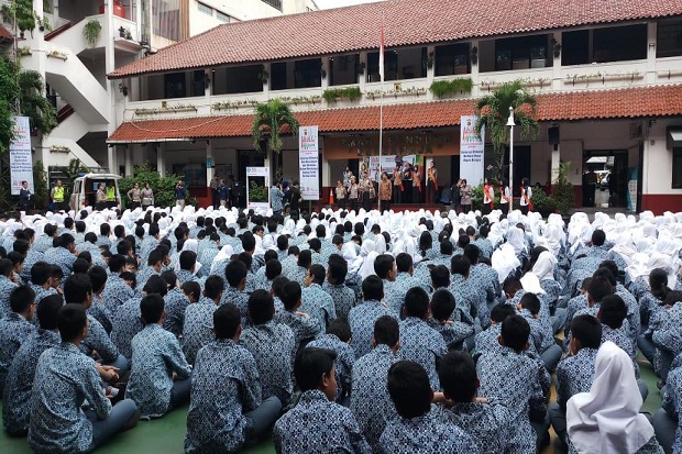 Sekolah Belum Diizinkan...