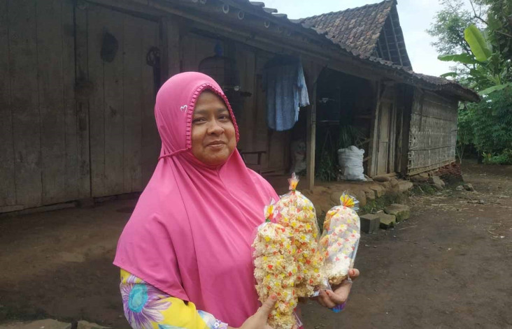 Kisah Winarni, Jatuh...