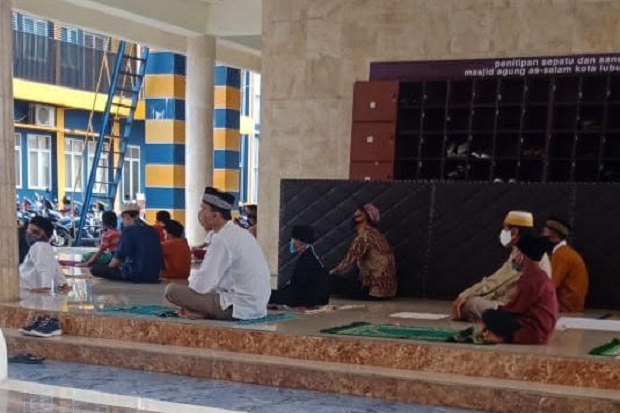Kabar Baik, Masjid di...