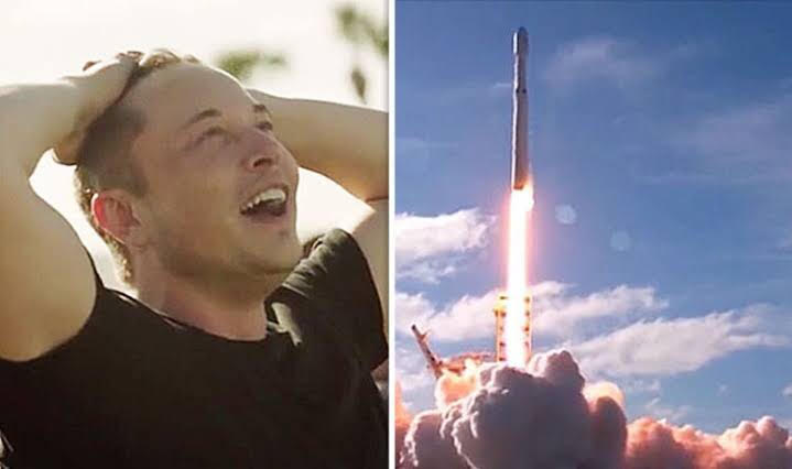 Elon Musk Bangga Roket...