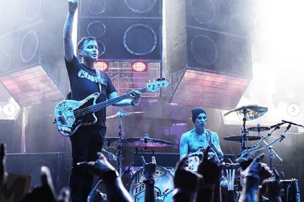 Blink-182 Rilis Lagu...