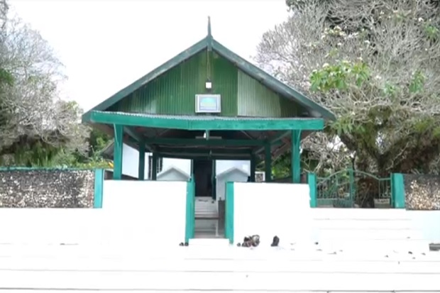Masjid Quba dan Nisan...