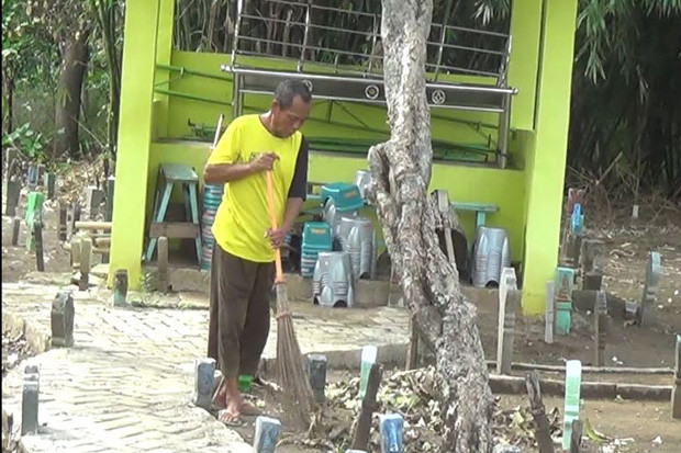 Cerita Penjaga Makam...