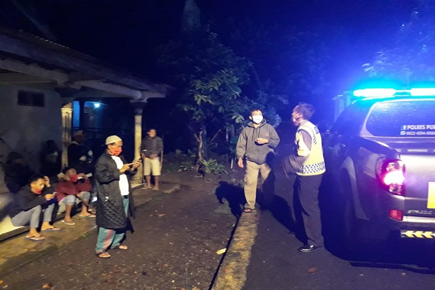 Teror Hantu Pocong Gegerkan...
