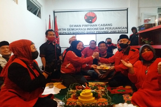 PDIP KBB Gelar Malam...