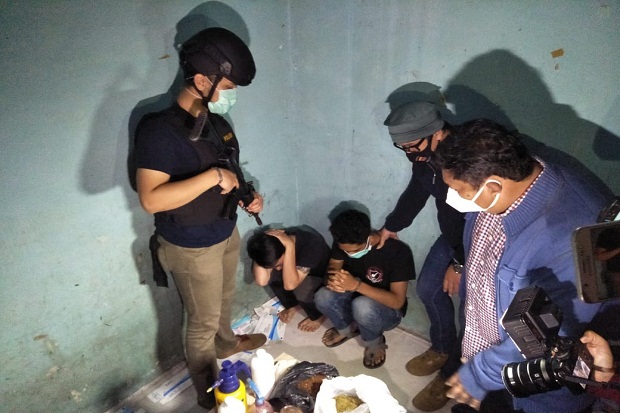 Polres Cimahi Gerebek...