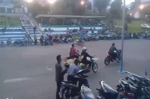 Motor dengan Knalpot...