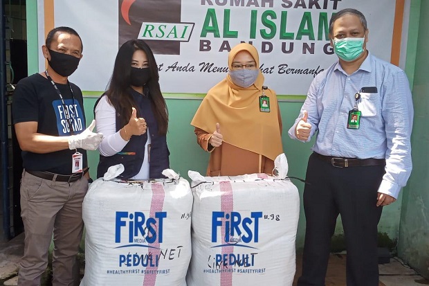 First Media Beri Bantuan...