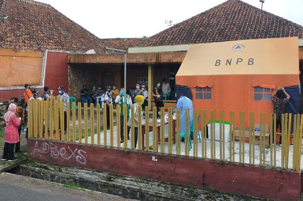 100 Warga Buninagara...