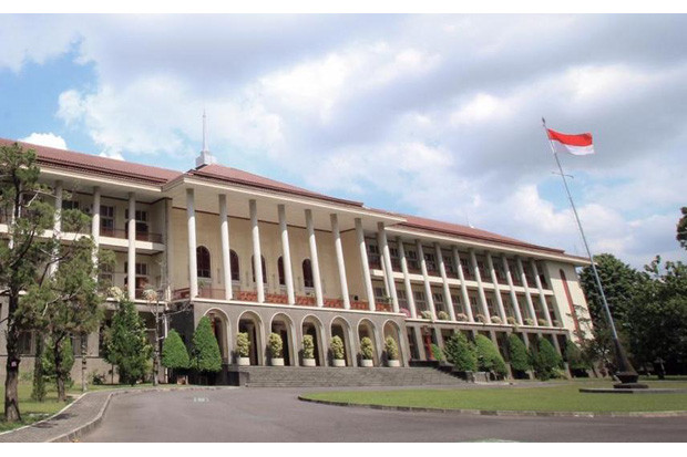UGM Perguruan Tinggi...