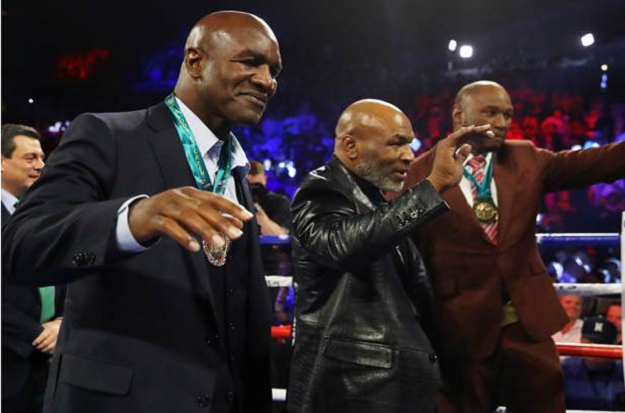 Holyfield Sebut Lennox...