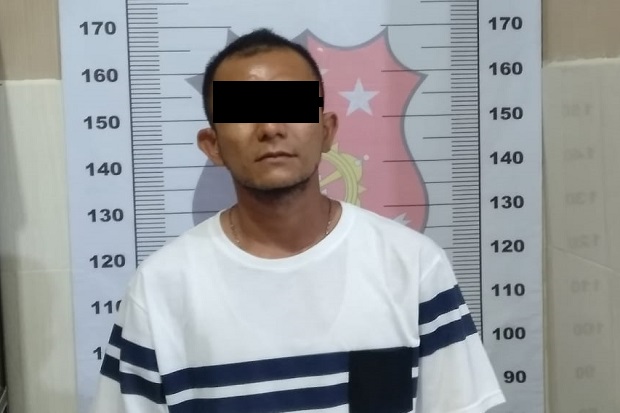 Asik Nyabu Dalam Mobil,...